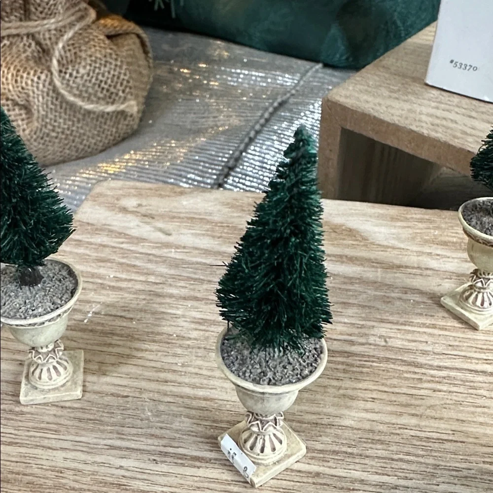 Department 56 Seasons Bay Potted Topiaries Green‎ and Tan